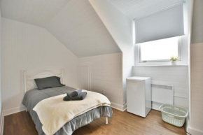 Chambre 303 de l'hôtel Victoria confortable et moderne